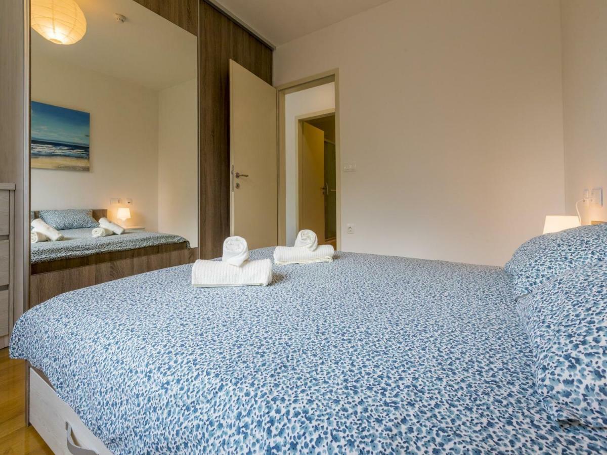Apartments Mb Crikvenica Bagian luar foto
