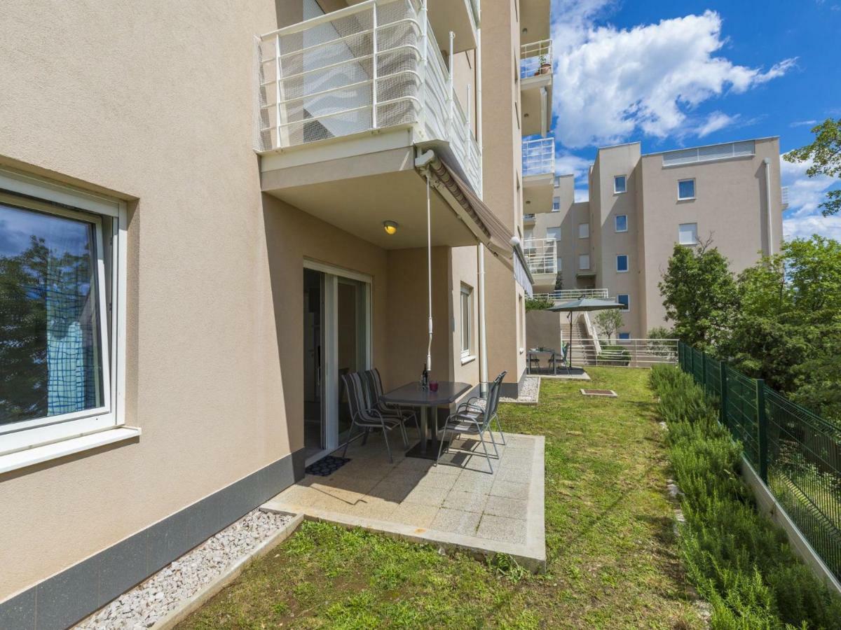 Apartments Mb Crikvenica Bagian luar foto