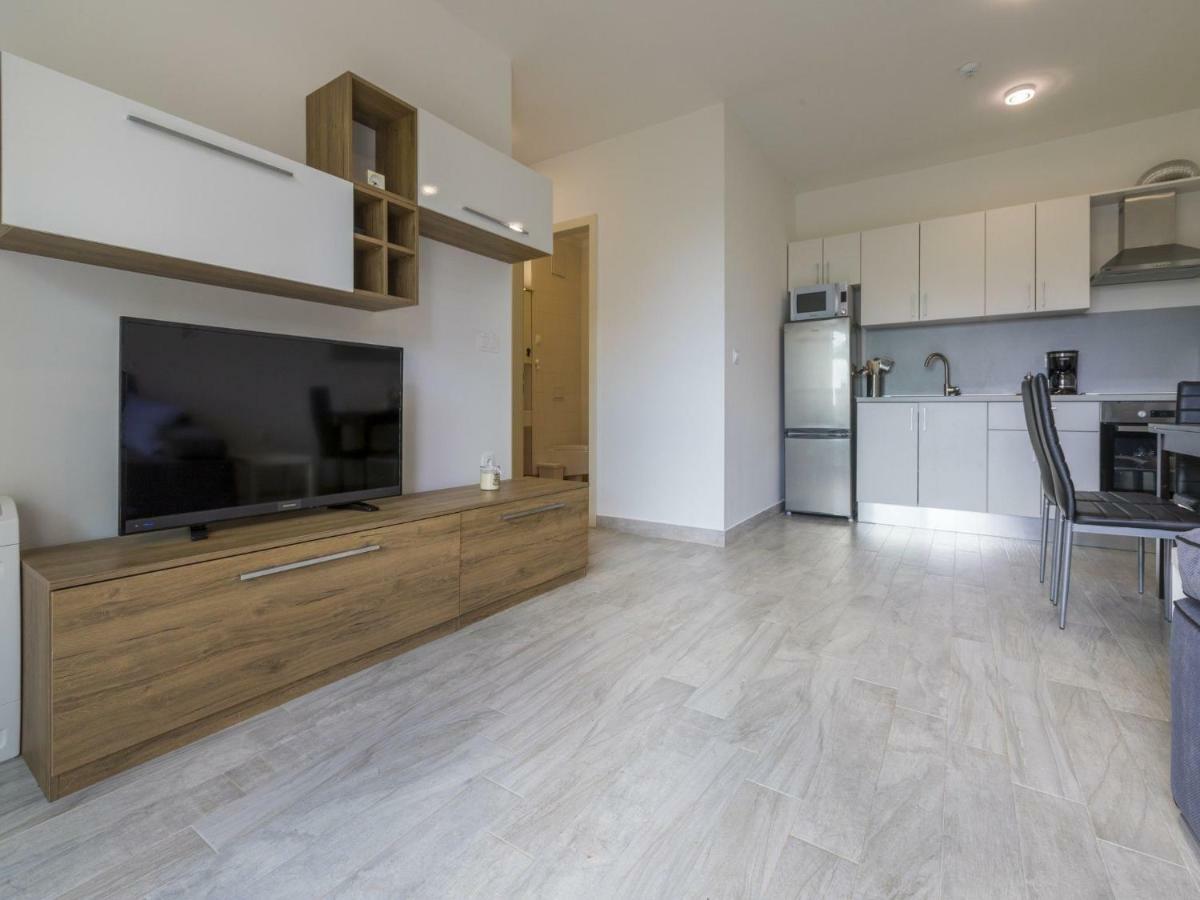 Apartments Mb Crikvenica Bagian luar foto