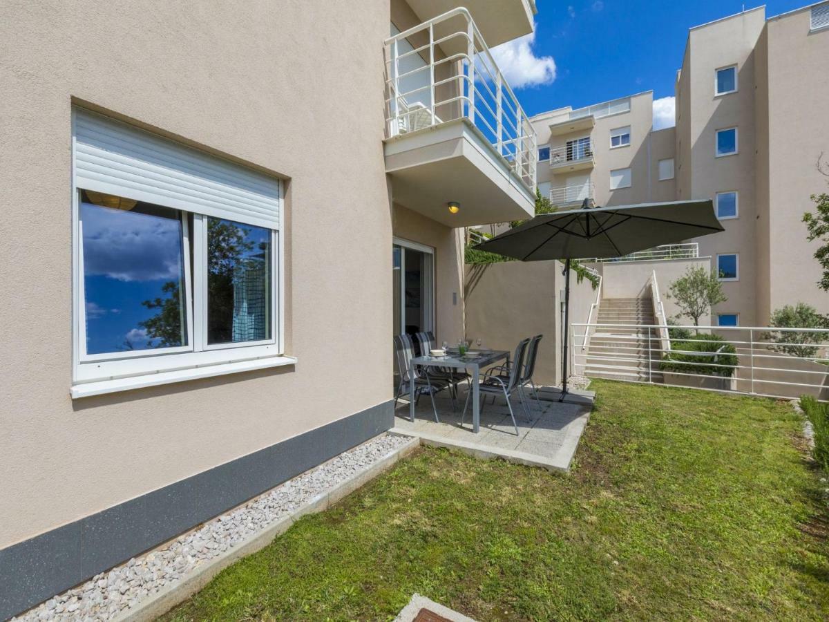 Apartments Mb Crikvenica Bagian luar foto