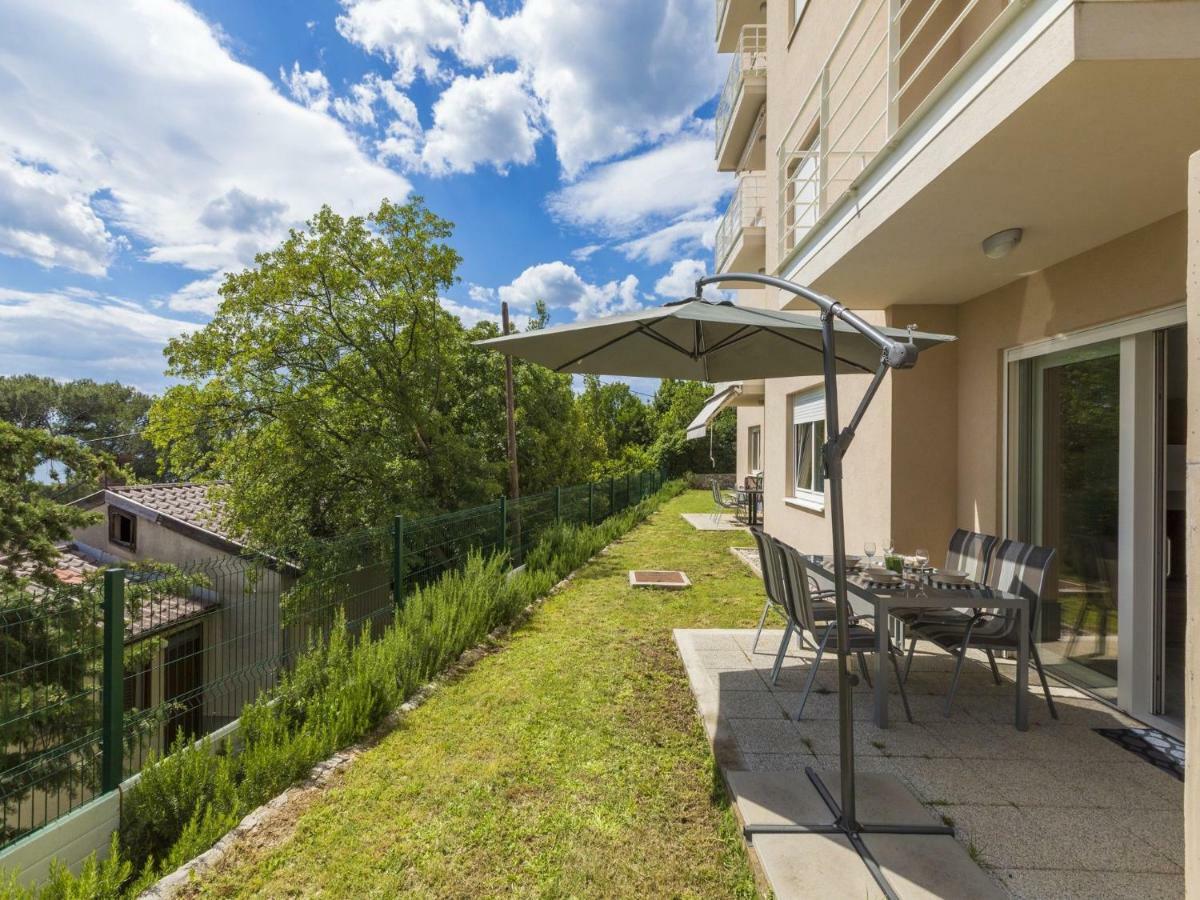 Apartments Mb Crikvenica Bagian luar foto