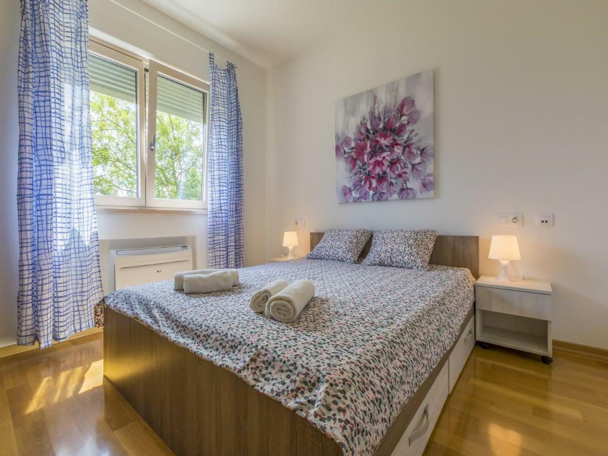 Apartments Mb Crikvenica Bagian luar foto