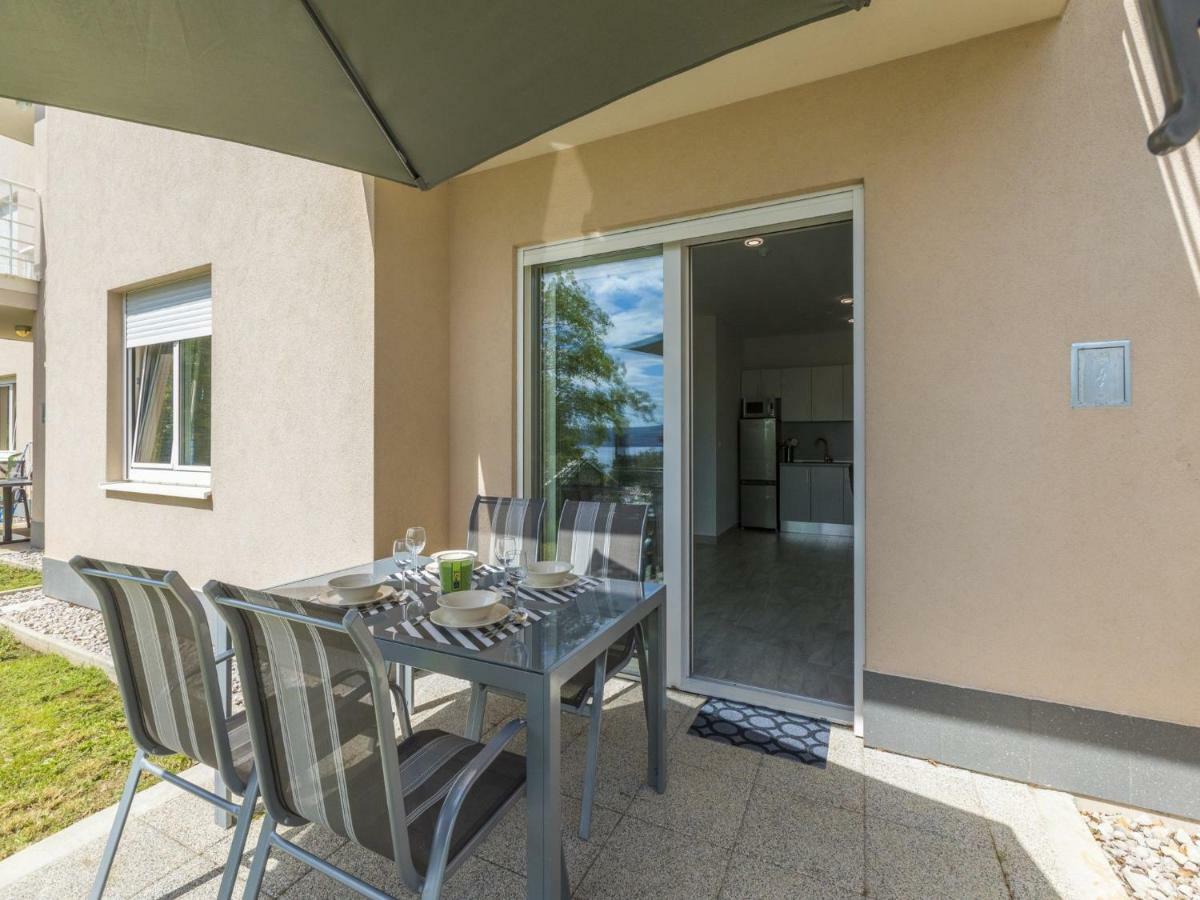 Apartments Mb Crikvenica Bagian luar foto