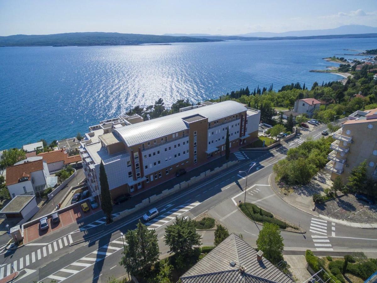 Apartments Mb Crikvenica Bagian luar foto