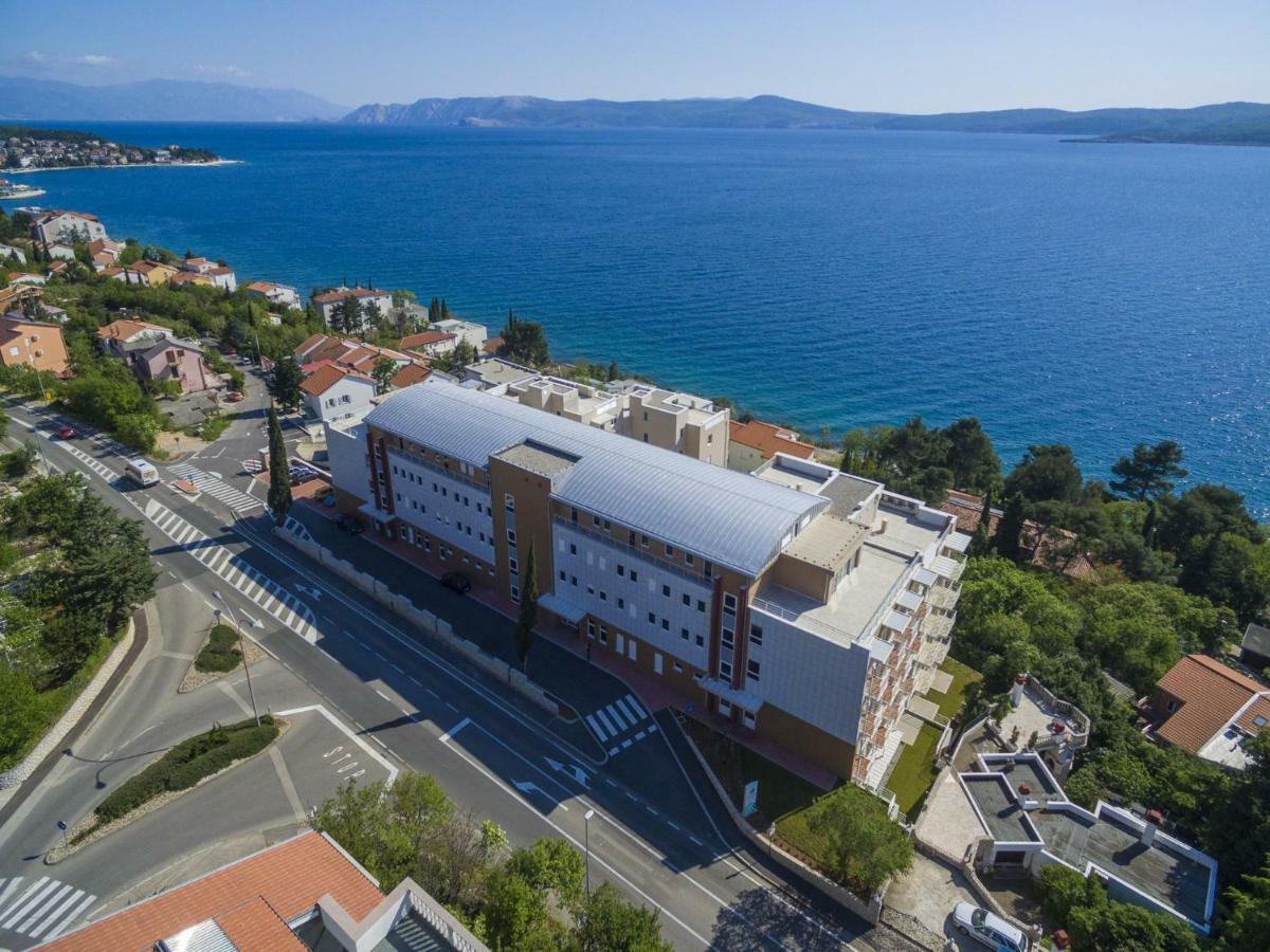 Apartments Mb Crikvenica Bagian luar foto